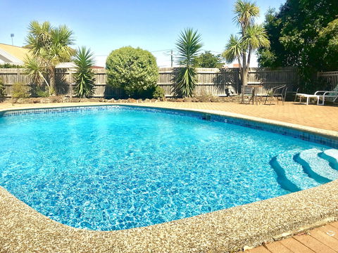 Burwood East Motel - Hervey Bay Accommodation 0