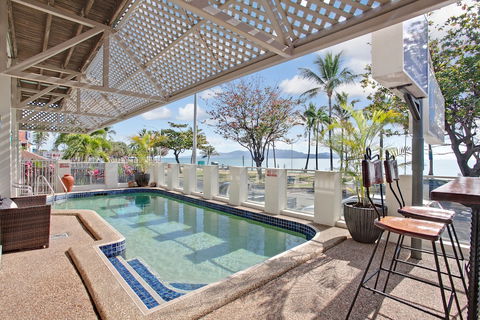 Beach House Motel - Hervey Bay Accommodation 0