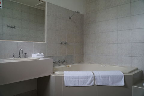 Melaleuca Lodge - Tourism Hervey Bay 4