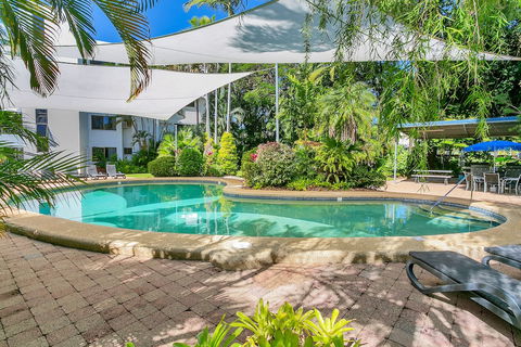 Beachfront Apartments On Trinity Beach - Hervey Bay Accommodation 0