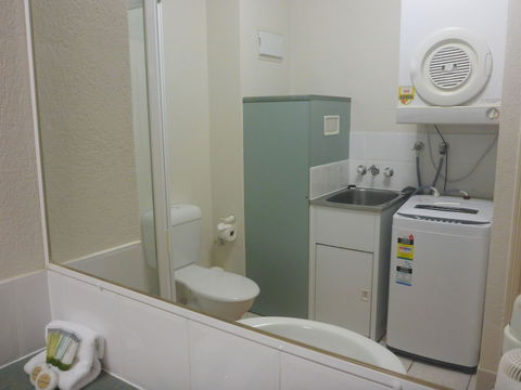 Palm Cove Tropic Apartments - Hervey Bay Accommodation 2