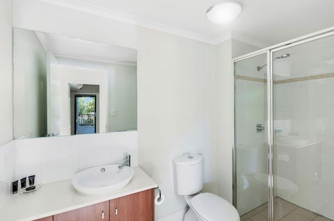 Elysium Apartments - Hervey Bay Accommodation 6