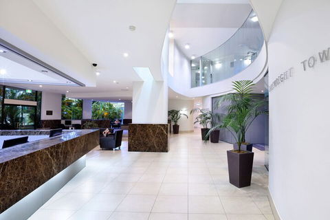 Peninsular Beachfront Resort - Hervey Bay Accommodation 2