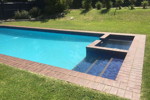 Point Lonsdale Guest House - Tourism Hervey Bay 1