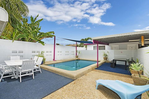 Townsville Holiday Apartments - Hervey Bay Accommodation 1