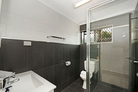 Townsville Holiday Apartments - Hervey Bay Accommodation 5
