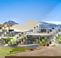 Noosa River Palms - Tourism Hervey Bay