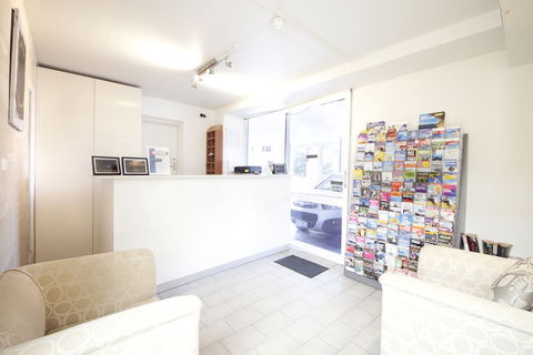 Manly Waves Hotel - Hervey Bay Accommodation 0