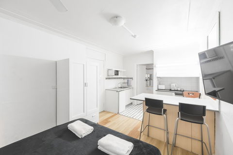 Manly Waves Hotel - Hervey Bay Accommodation 6