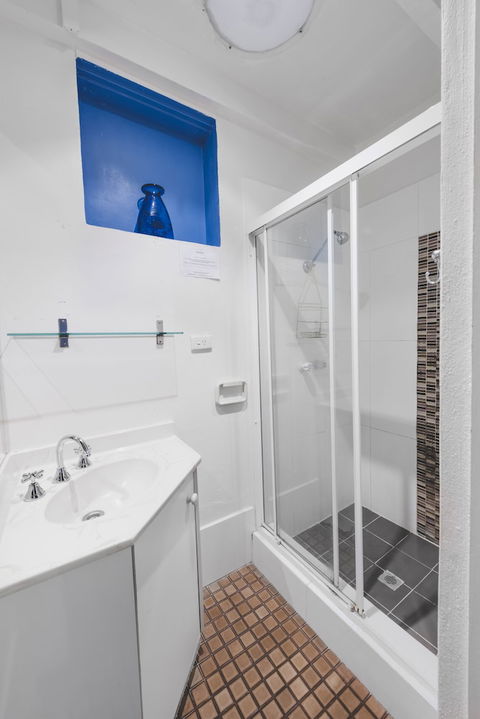 Manly Waves Hotel - Hervey Bay Accommodation 4