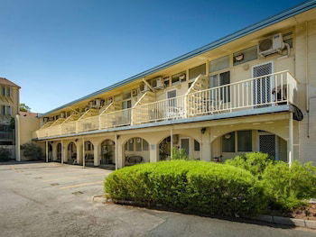 Canberra Short Term And Holiday Accommodation - Hervey Bay Accommodation 1