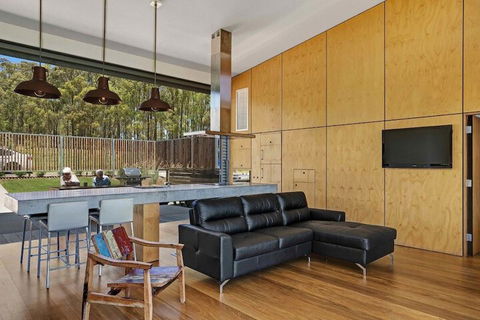 The Longhouse Suite 2 - Hervey Bay Accommodation 7