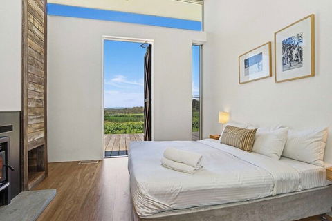 The Longhouse Suite 2 - Hervey Bay Accommodation 4