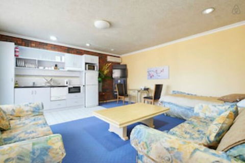 Cottages For Two - Hervey Bay Accommodation 0