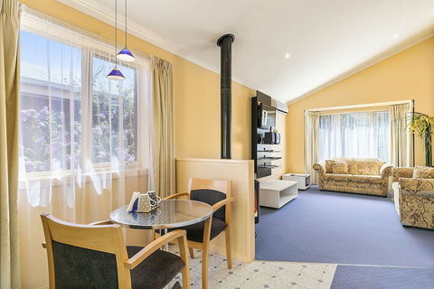 Cottages For Two - Hervey Bay Accommodation 6