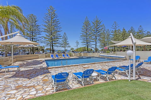 Southern Cross Beachfront Holiday Apartments - Tourism Hervey Bay 2