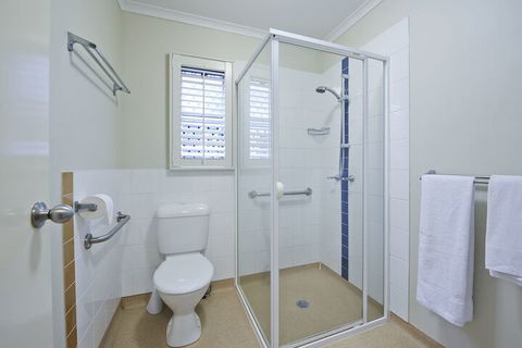 Brisbane Street Studios - Tourism Hervey Bay 2