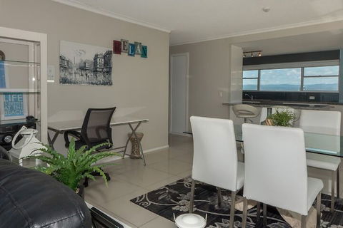 Pacific Plaza Apartments - Hervey Bay Accommodation 7