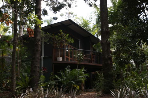 Azabu Boutique Accommodation Byron Bay - Hervey Bay Accommodation 6