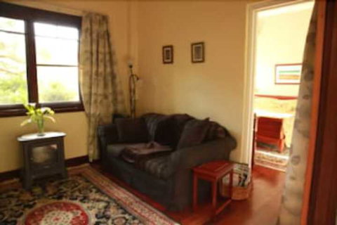 Fawkes House Country Spa Retreat - Hervey Bay Accommodation 3