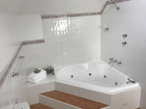 Valley Of The Waters B&B - Hervey Bay Accommodation 5