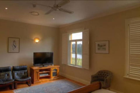 Tizzana Winery Bed & Breakfast - Hervey Bay Accommodation 5