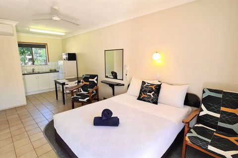Paradise Court Holiday Units - Hervey Bay Accommodation 6