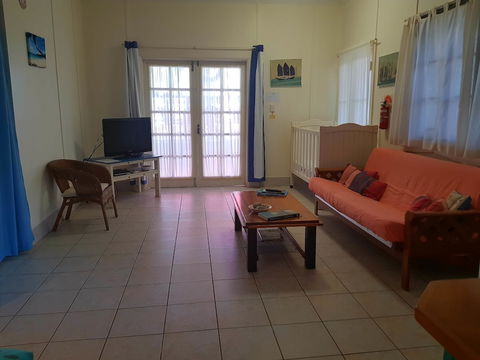 Arcadia Beach Guest House - Tourism Hervey Bay 6