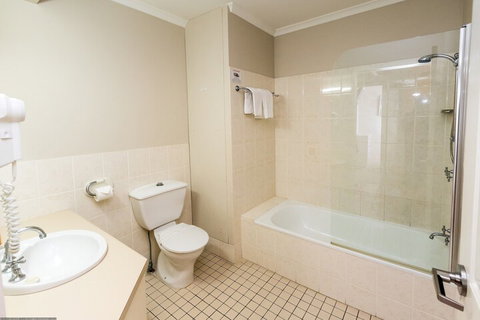 White Crest Apartments - Hervey Bay Accommodation 6