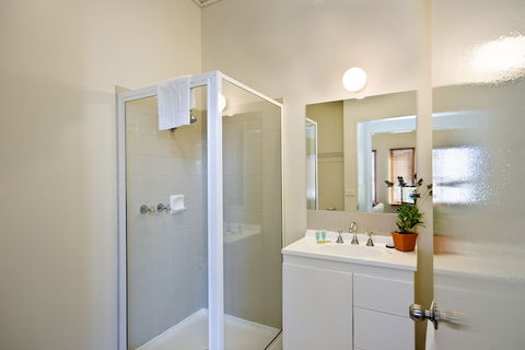 Lornebeach Apartments - Hervey Bay Accommodation 4