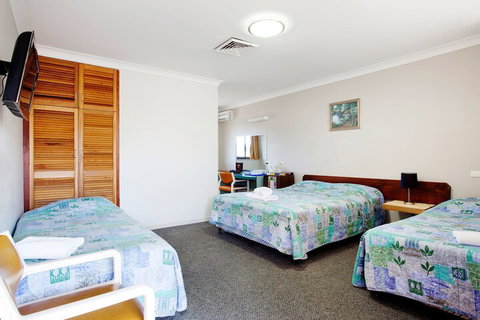 Vale Hotel - Hervey Bay Accommodation 4