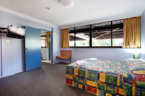 Vale Hotel - Hervey Bay Accommodation 6