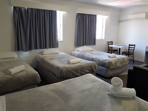 Seabreeze Beach Hotel - Hervey Bay Accommodation 1