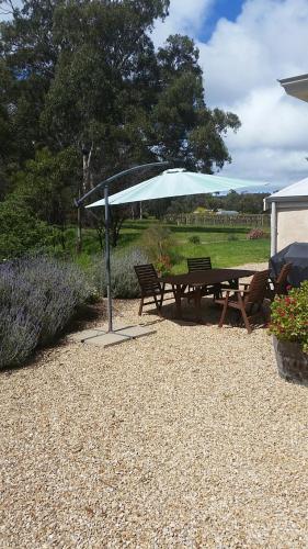 Peppermint Farm Cottage - Hervey Bay Accommodation 1