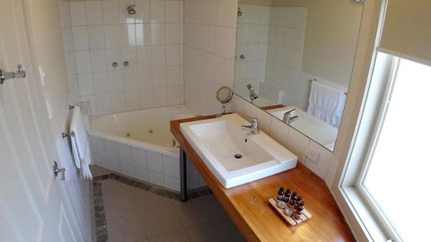 Two Truffles Cottages - Hervey Bay Accommodation 4