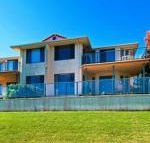 Dolphins 2 7 Commodore Crescent - Hervey Bay Accommodation