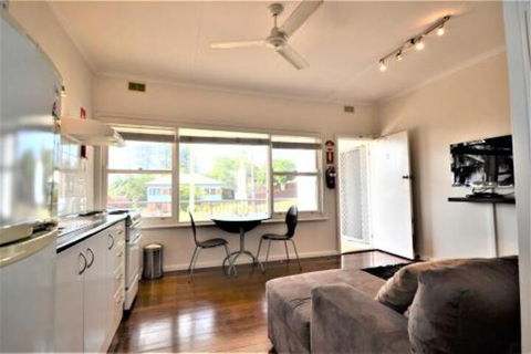 Breakers 2 2 Hill Street - Hervey Bay Accommodation 4