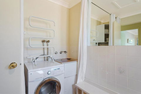 Beach Breakers Apartment Stunning Views - Hervey Bay Accommodation 4