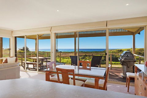 Beach Breakers Apartment Stunning Views - Hervey Bay Accommodation 3