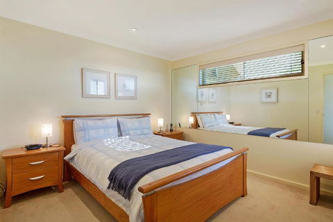 Beach Breakers Apartment Stunning Views - Hervey Bay Accommodation 2