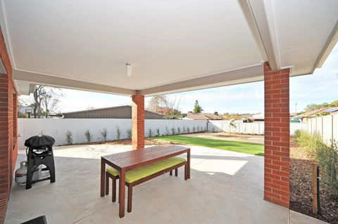 Beischer Apt A - Hervey Bay Accommodation 1