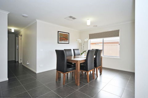 Beischer Apt A - Hervey Bay Accommodation 2