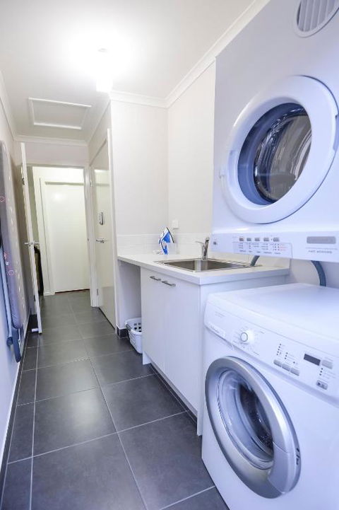 Beischer Apt A - Hervey Bay Accommodation 4