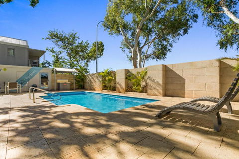 Latitude20 The Dunes - Tourism Hervey Bay 2