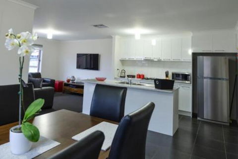 Beischer Apt B - Hervey Bay Accommodation 6