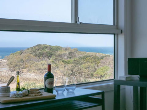 Avalon 3 Views To Die For Across The Road From Convent Beach - Hervey Bay Accommodation 1