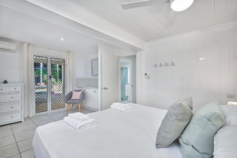 Decked Out By The Sea - Hervey Bay Accommodation 2