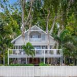Decked Out By The Sea - Hervey Bay Accommodation 0