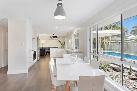 Poolside Noosa Oasis Pet Friendly - Hervey Bay Accommodation 6