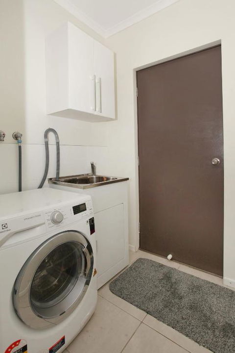 6 Petrie Ave Marcoola Pet Friendly Linen Supplied - Hervey Bay Accommodation 1